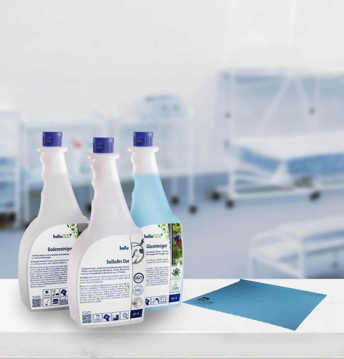 mehrere flaschen und ein tuch auf einer Oberfläche