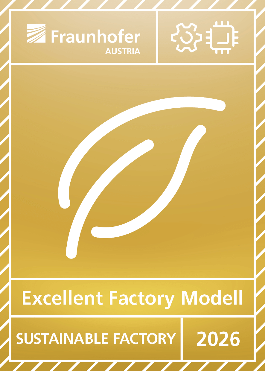 Ein Badge des Fraunhofer Insituts zur Sustainable Factory of the Year 2026 in Gold