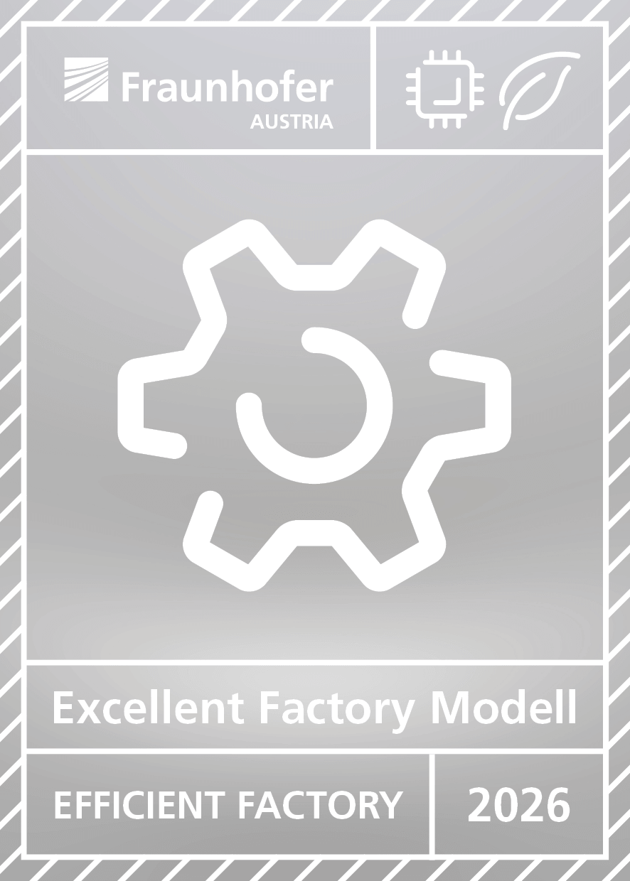Ein Badge des Fraunhofer Insituts zur Efficient Factory of the Year 2026 in Silber